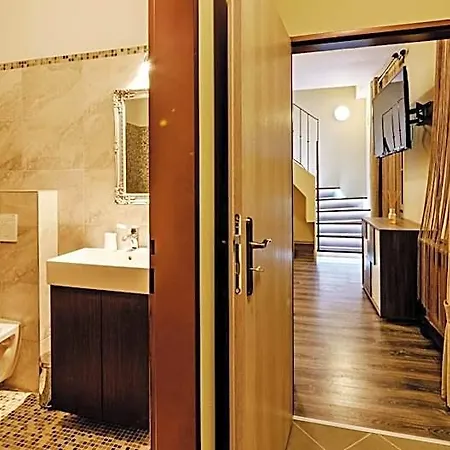 Hotel Dům U Pikové Desítky 4*