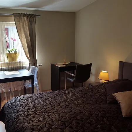 Hotel Dům U Pikové Desítky 4*